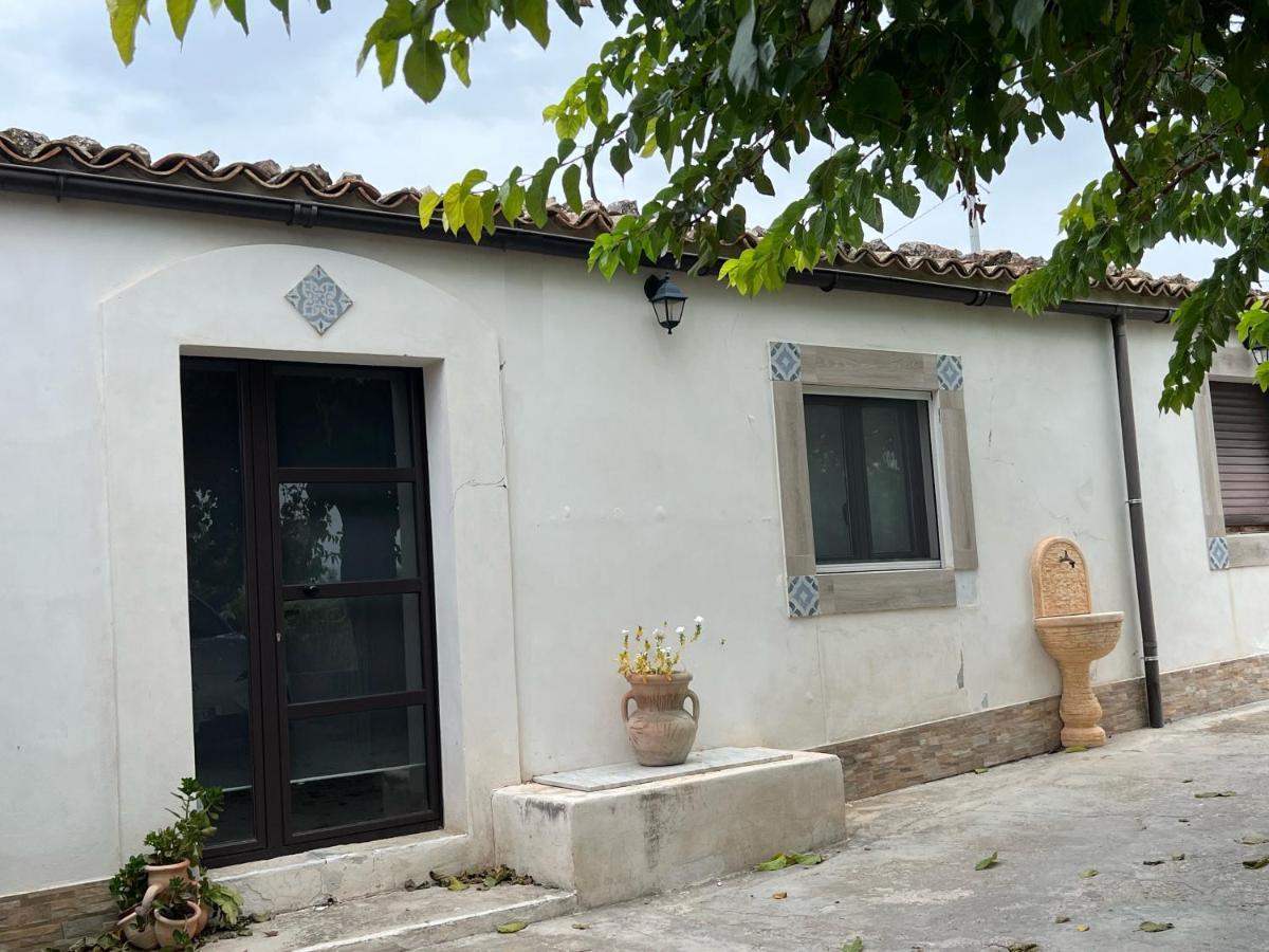 Casa Di Mirto Bed and Breakfast Chiaramonte Gulfi Eksteriør billede